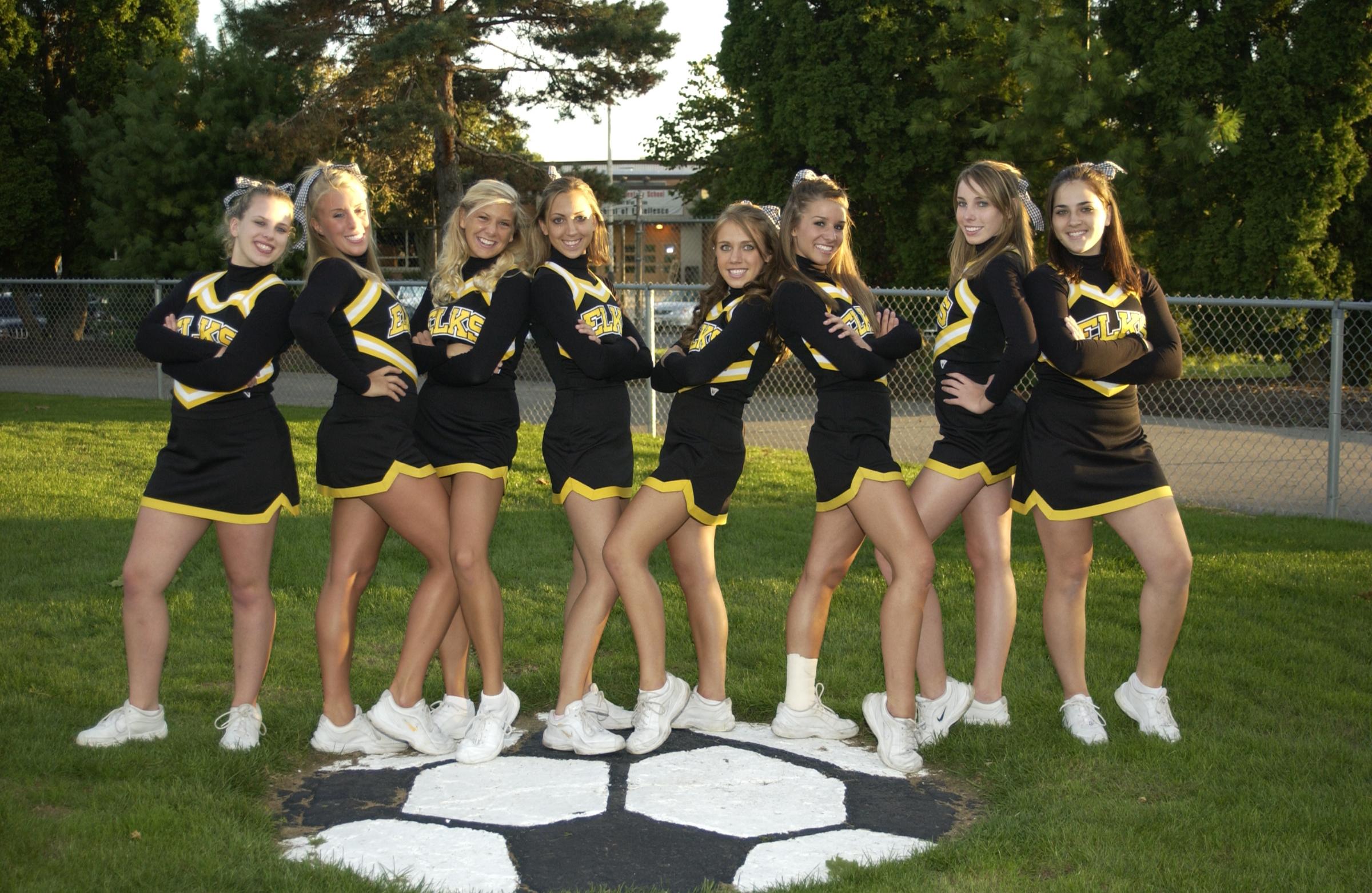 centerville-oh-high-school-varsity-soccer-cheergirls-2005-chsvarsoc